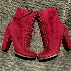 L suede  burgundy heeled booties